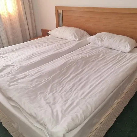 Emerald & Spa, S105 Apartment