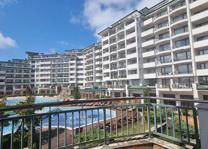 Emerald & Spa, S105 Apartment *