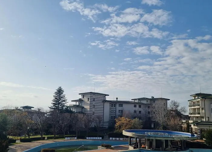 Emerald & Spa, S105 Apartment Ravda